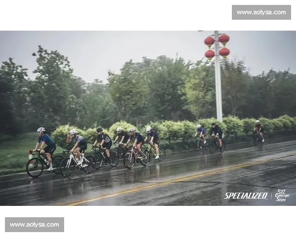 骑行转弯不减速酿事故:雨天、夜间更危险,这些案例和技巧要牢记